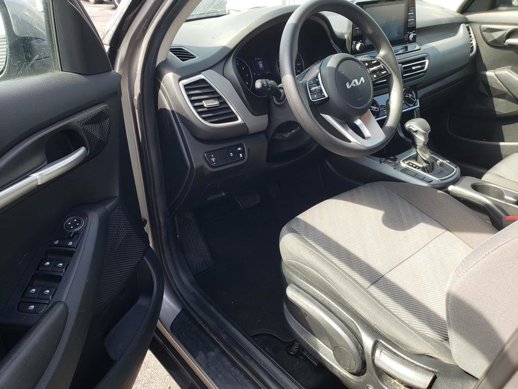 Used 2022 Kia Seltos LX image 9