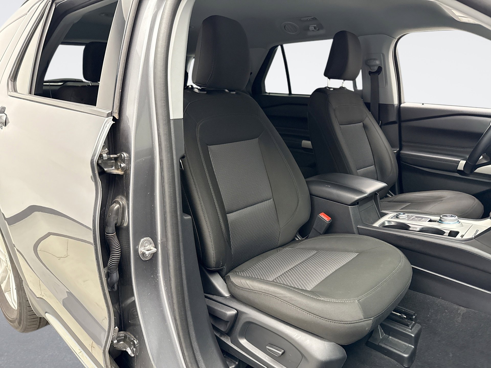 Used 2023 Ford Explorer XLT image 16