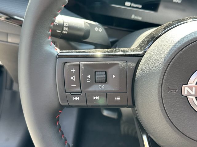 New 2026 Nissan Kicks SR w/ Cold Weather Package FWD image 18
