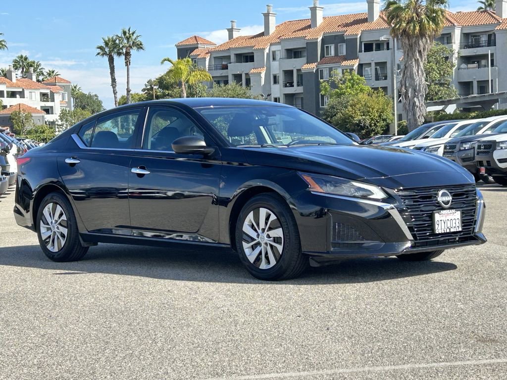 Used 2025 Nissan Altima 2.5 S image 5