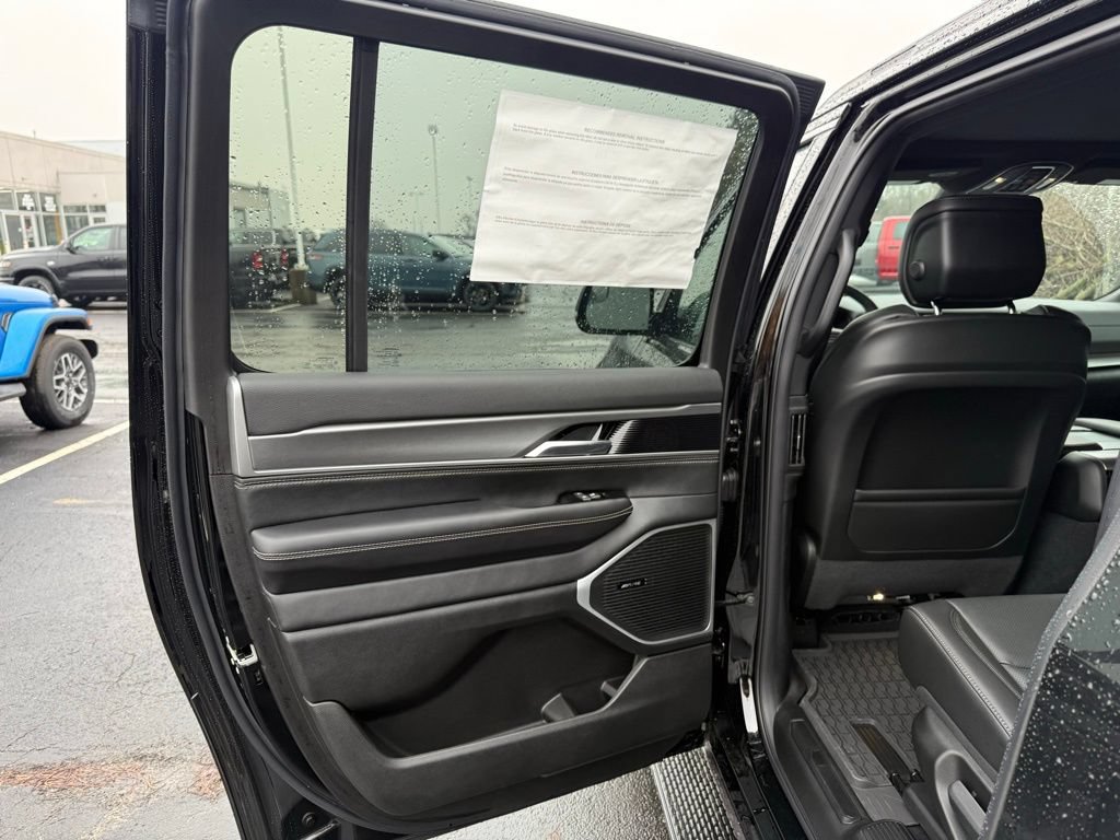 New 2026 Jeep Grand Wagoneer L 4WD w/ Premium Group I image 35