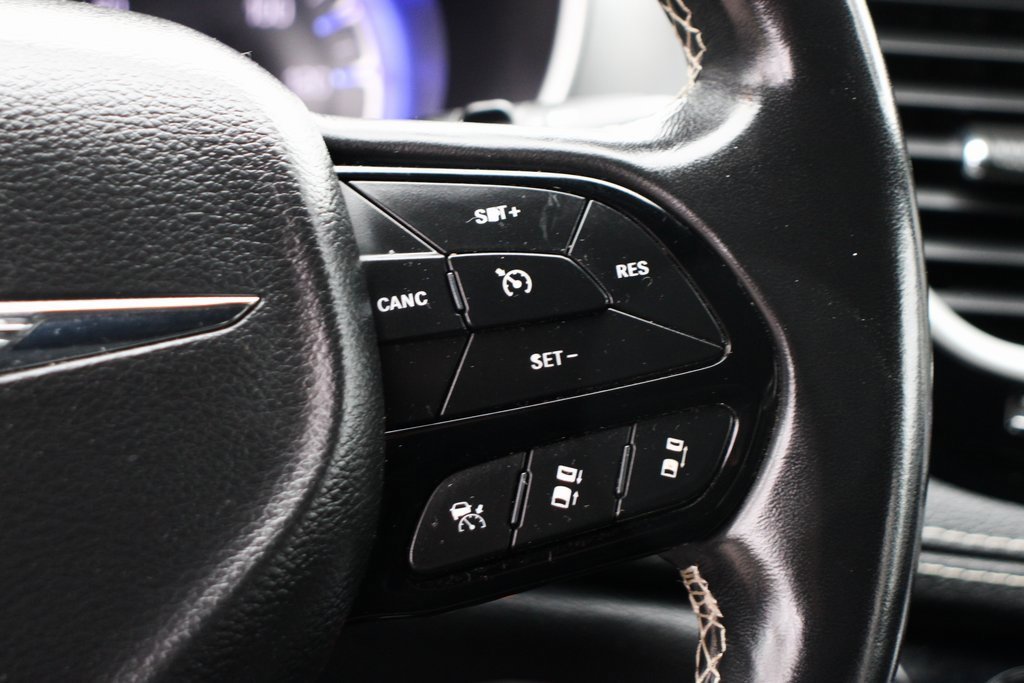 Used 2021 Chrysler Pacifica Touring w/ S Appearance Package image 25