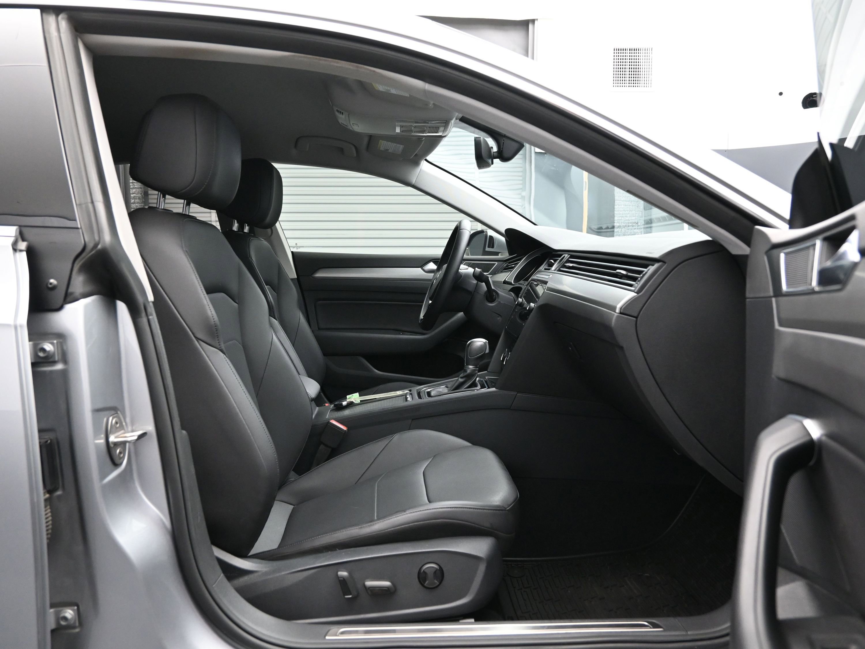 Used 2019 Volkswagen Arteon SE image 13