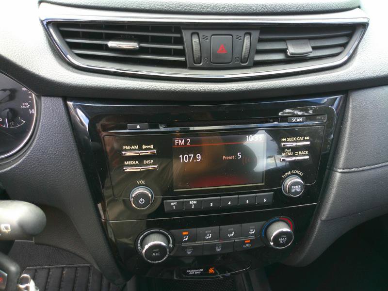 Used 2017 Nissan Rogue S image 16