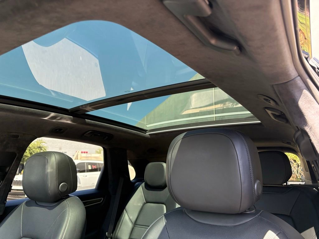 Used 2020 Porsche Cayenne S AWD/4WD image 9