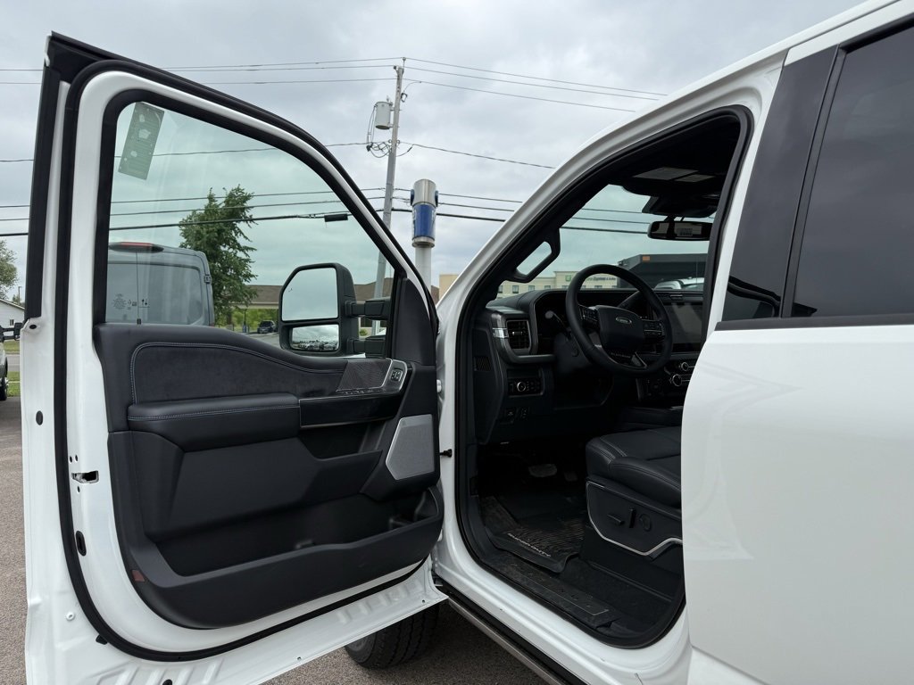 New 2025 Ford F350 Platinum w/ FX4 Off-Road Package image 14