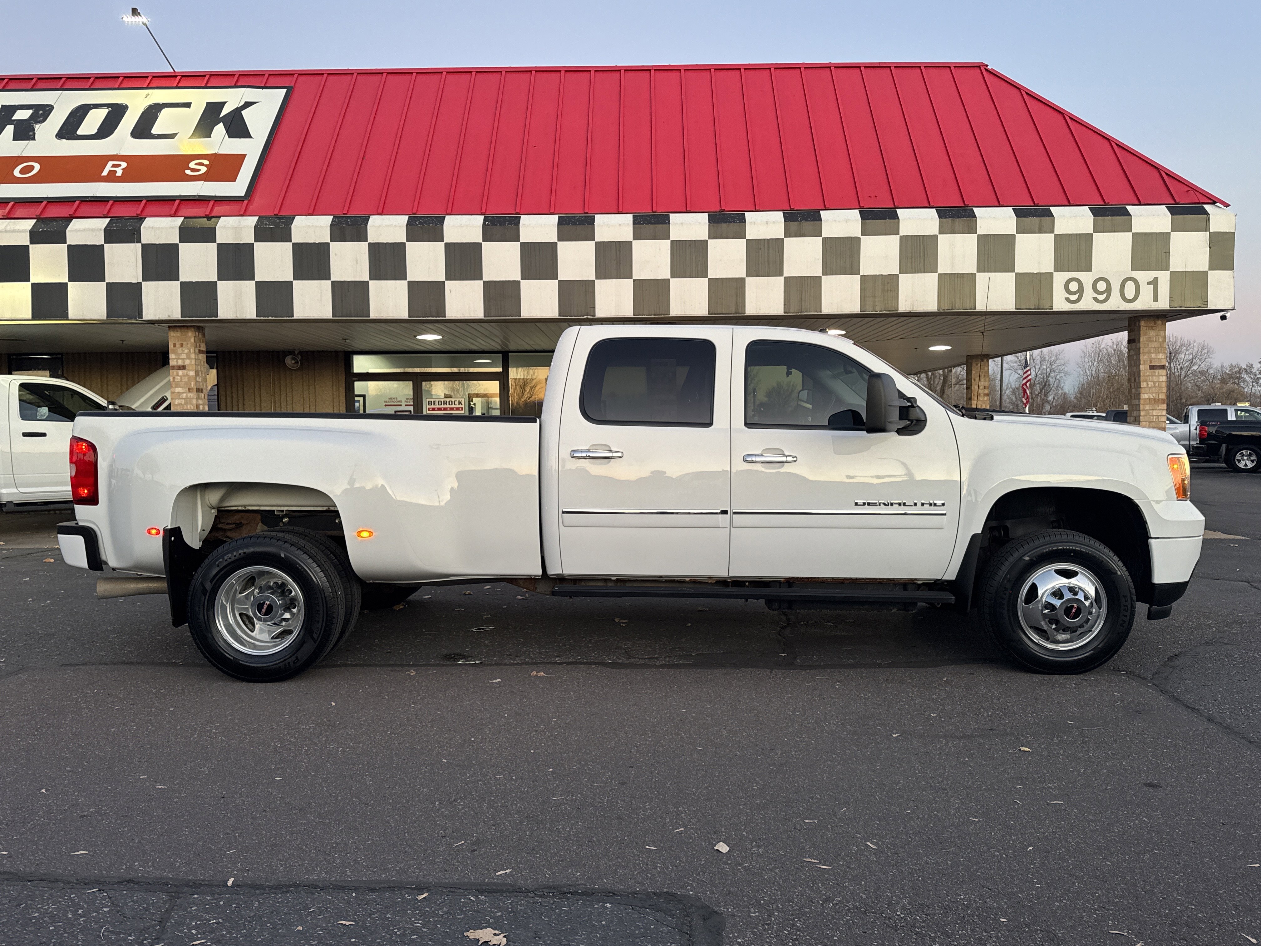 Used 2014 GMC Sierra 3500 Denali image 8