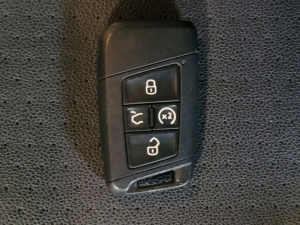 Used 2019 Volkswagen Jetta SEL w/ Cold Weather Package FWD image 32