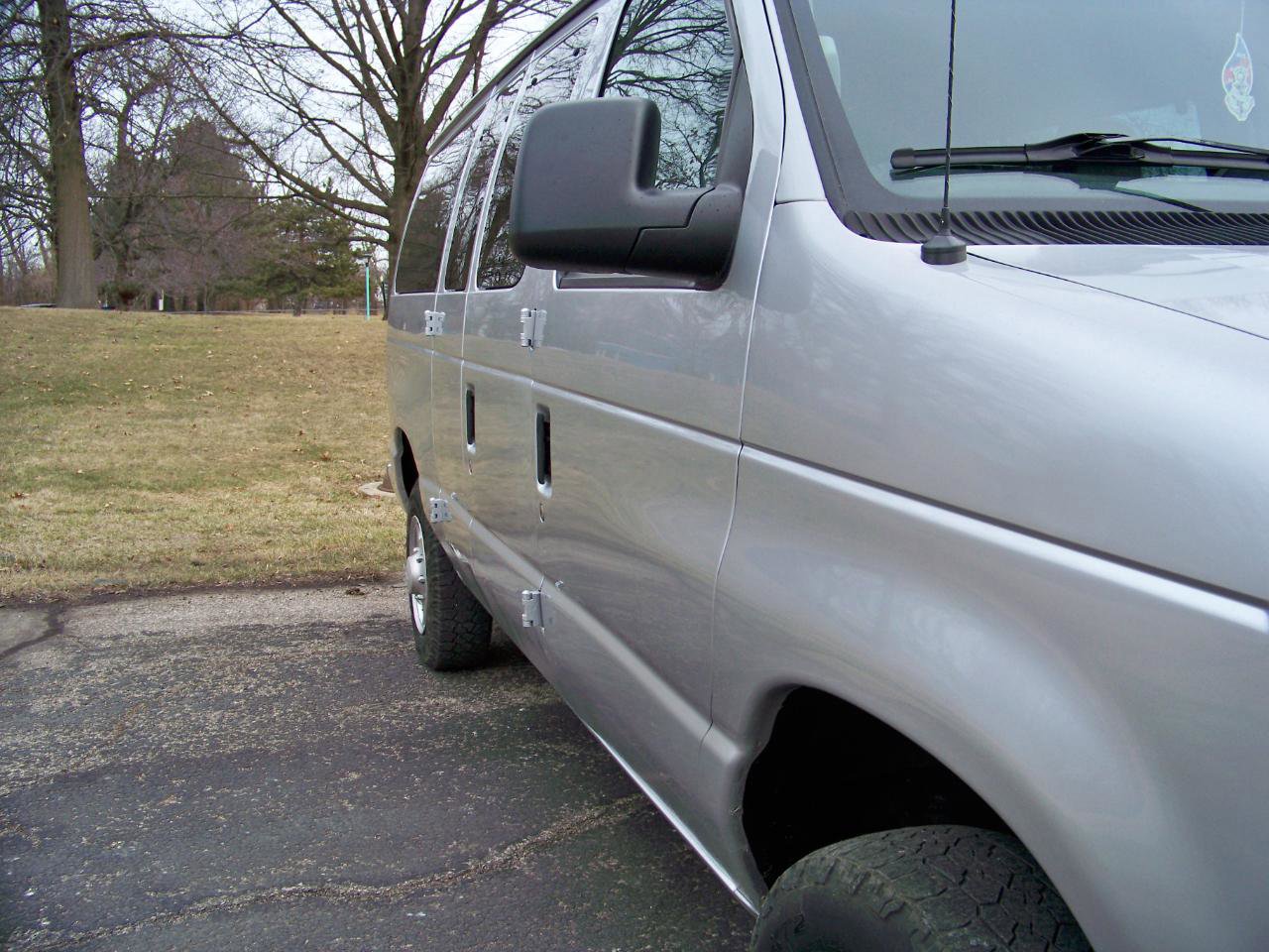 Used 2010 Ford E-350 and Econoline 350 XL image 9