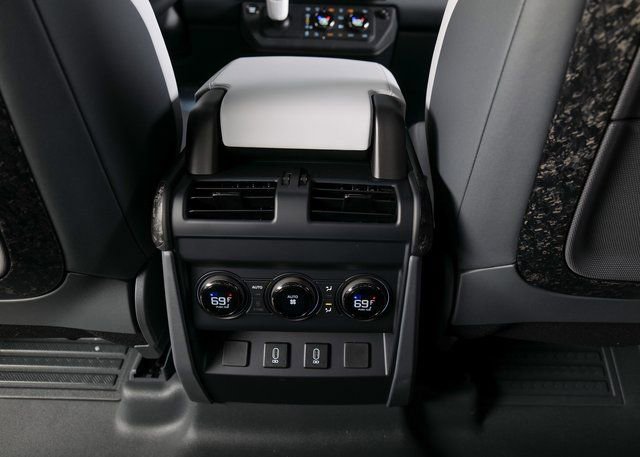 New 2026 Land Rover Defender 110 OCTA AWD/4WD image 22