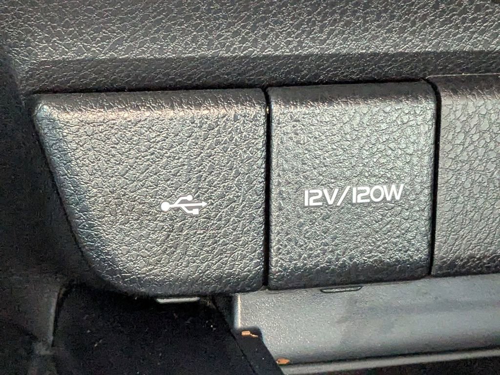 Used 2020 Toyota Camry SE w/ Moonroof Package image 22