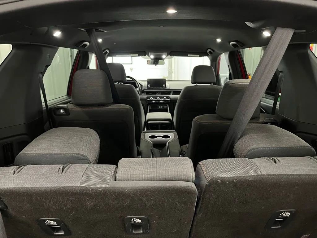 Used 2023 Honda Pilot Sport image 6