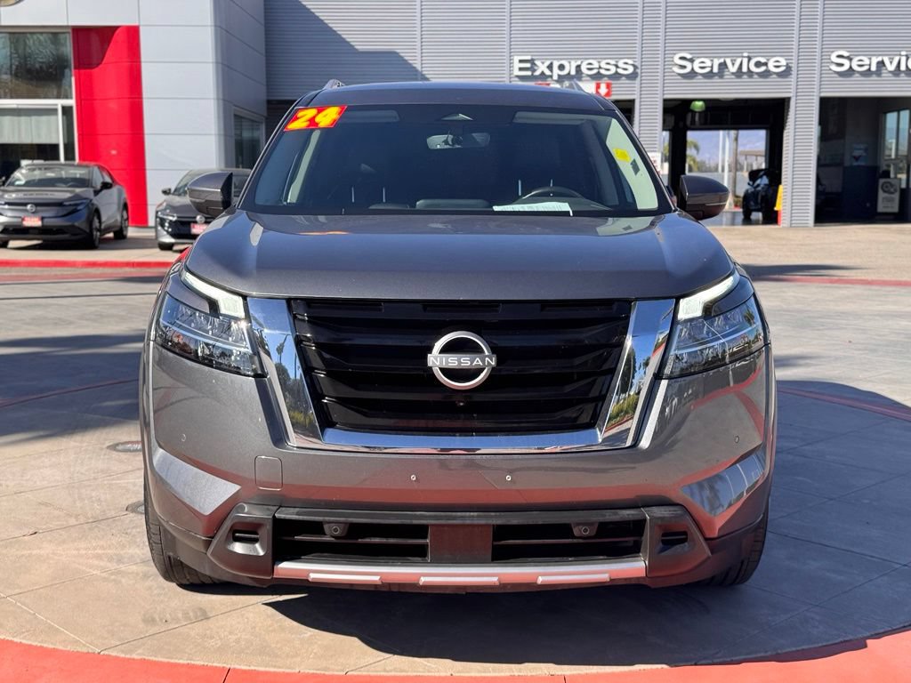 Certified 2024 Nissan Pathfinder SL FWD image 3