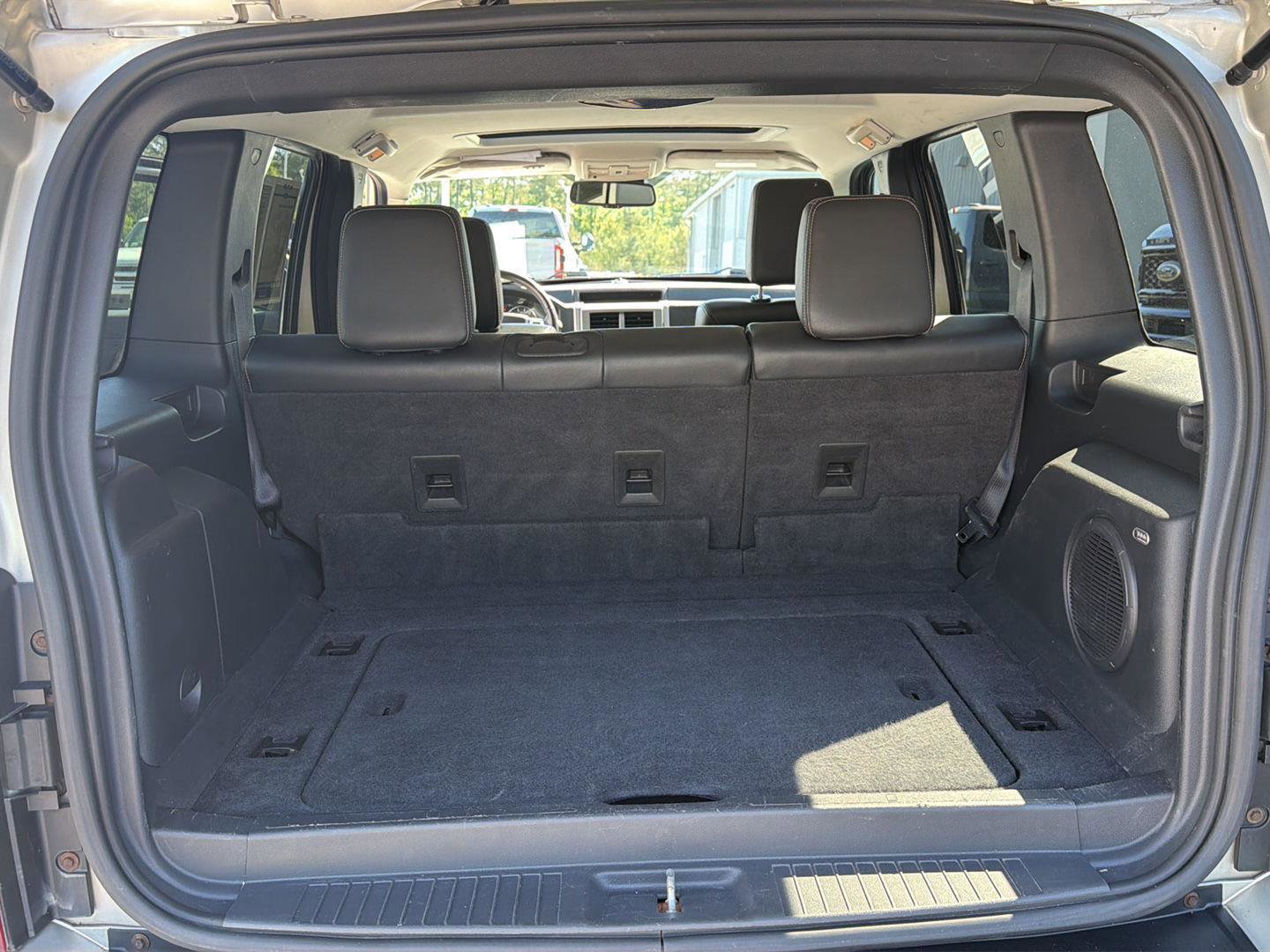 Used 2009 Jeep Liberty Limited w/ Premium Group II AWD/4WD image 30