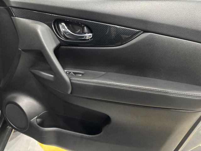Used 2017 Nissan Rogue SL FWD image 35
