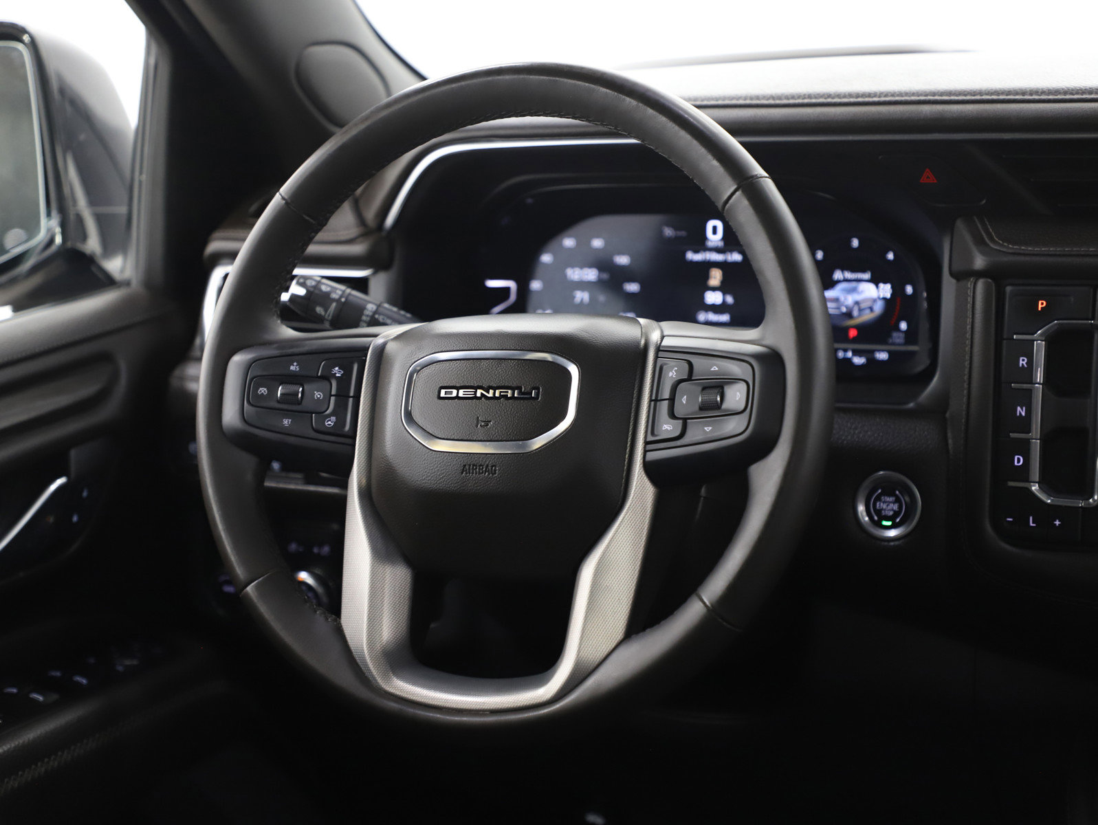 Used 2023 GMC Yukon XL Denali AWD/4WD image 16