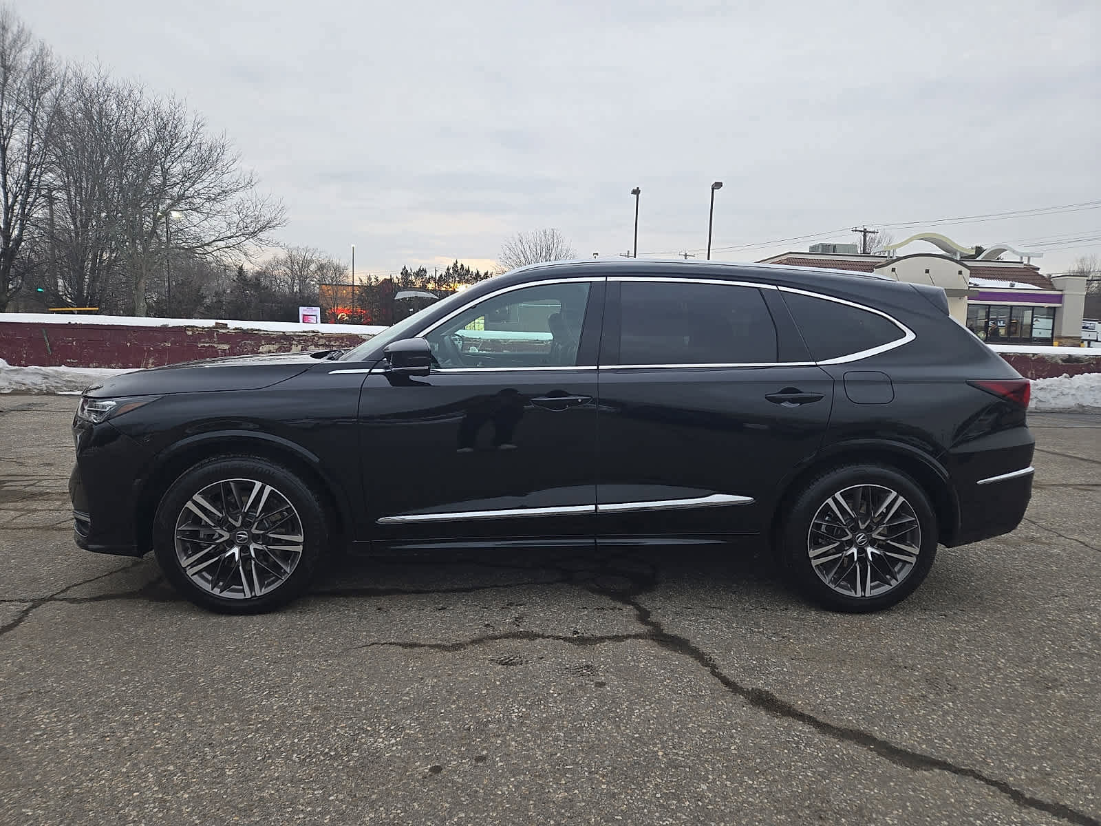 Certified 2025 Acura MDX SH-AWD w/ Advance Package image 8