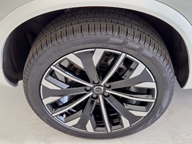 New 2026 Volvo XC90 B6 Ultra w/ Protection Package AWD/4WD image 7