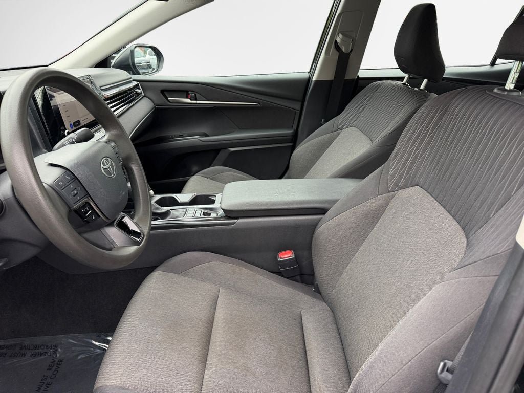 Used 2025 Toyota Camry LE FWD image 12