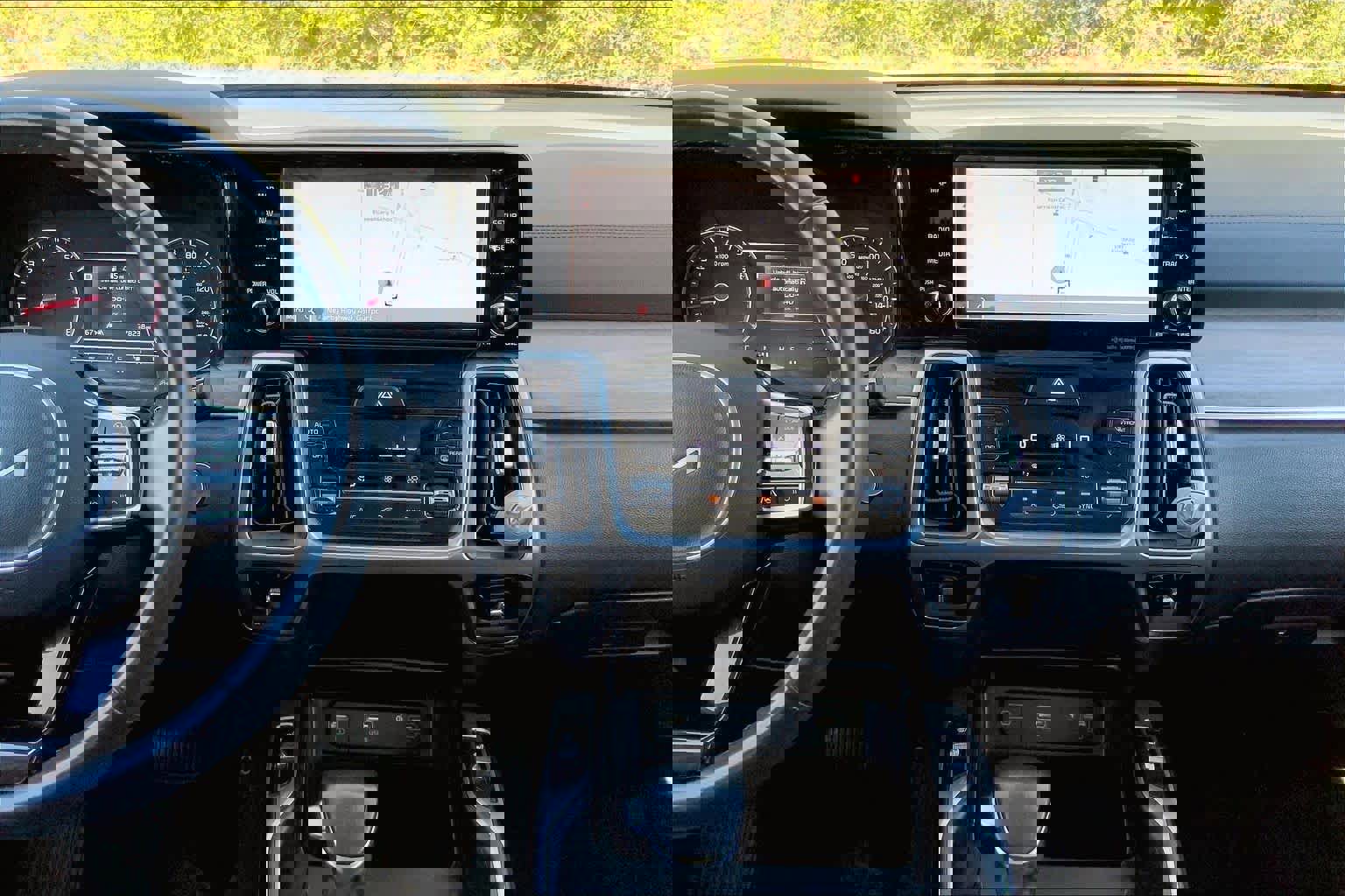 Used 2023 Kia Sorento S w/ Panoramic Sunroof Package image 6