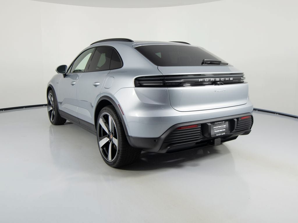 New 2026 Porsche Macan 4 Electric AWD/4WD image 8