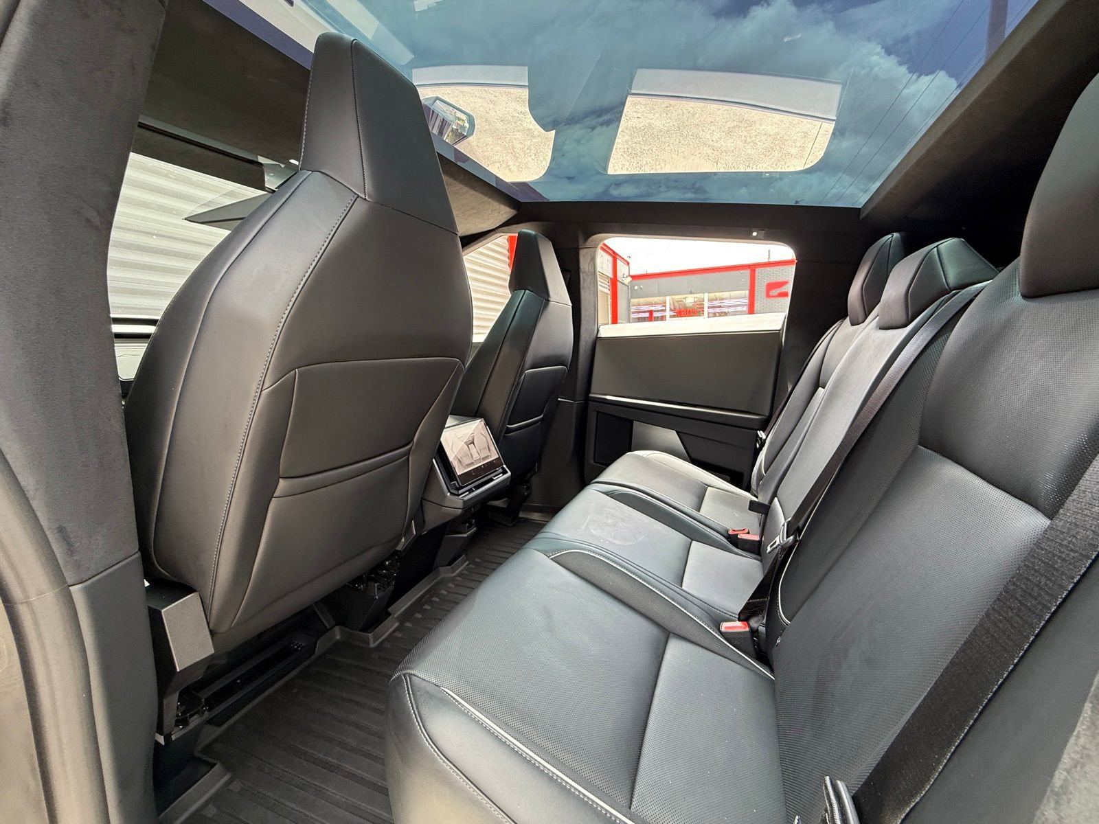 Used 2024 Tesla Cybertruck AWD Crew Cab image 16