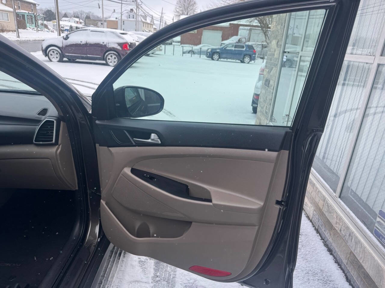 Used 2019 Hyundai Tucson SE image 24