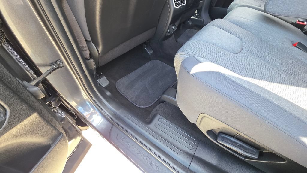 Used 2023 Hyundai Santa Fe SEL AWD/4WD image 19