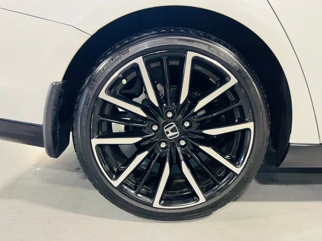 Used 2023 Honda Accord Touring image 14