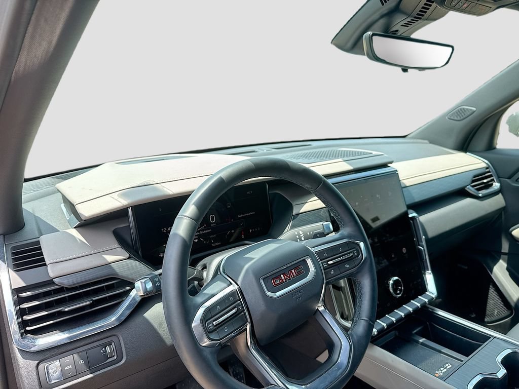 Used 2026 GMC Acadia Elevation w/ Elevation Premium Package FWD image 12