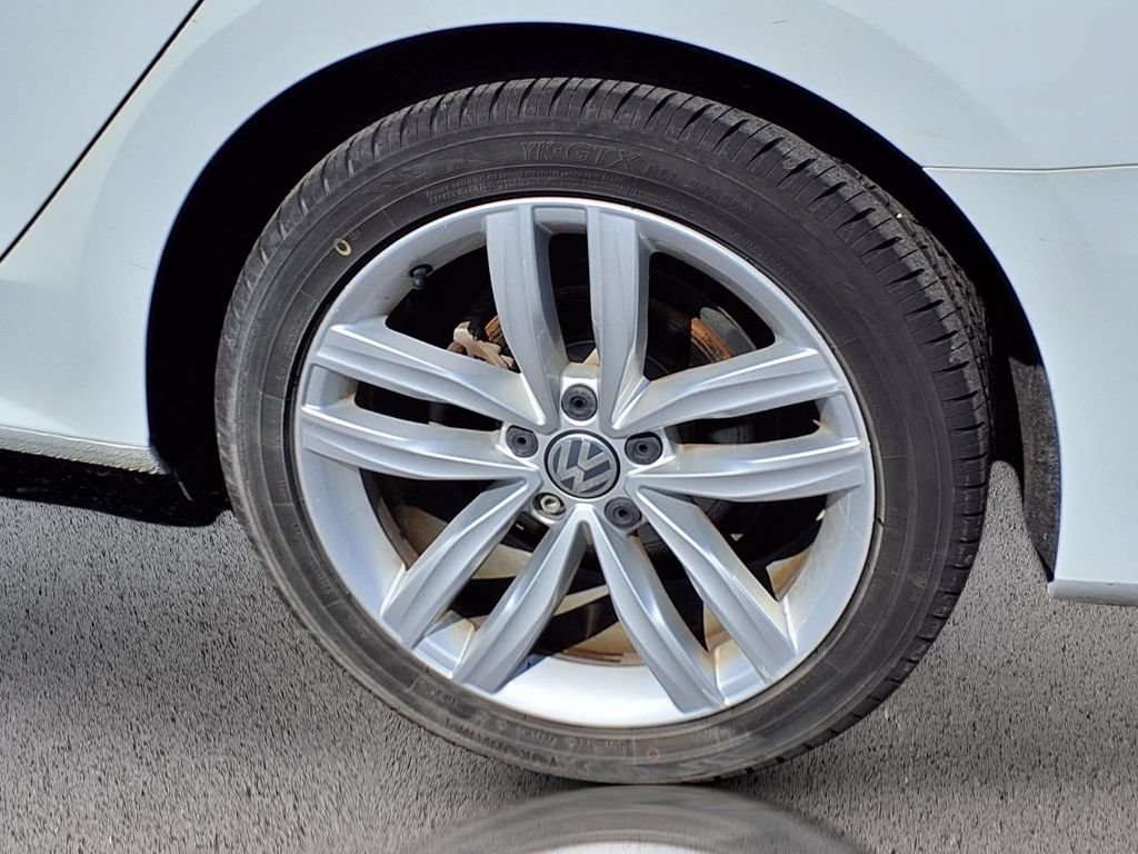 Used 2019 Volkswagen Passat 2.0T Wolfsburg w/ Wheels & Sunroof Package FWD image 37