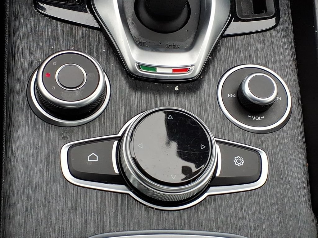 Used 2023 Alfa Romeo Giulia Sprint RWD image 26