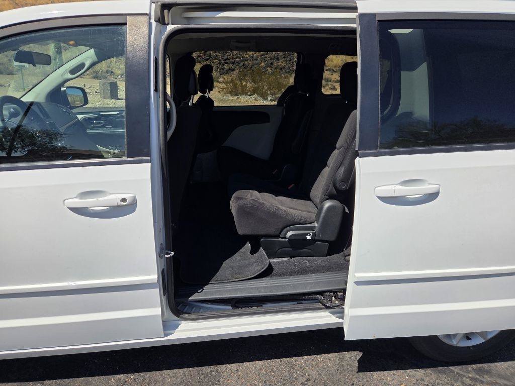 Used 2015 Dodge Grand Caravan SXT FWD image 15