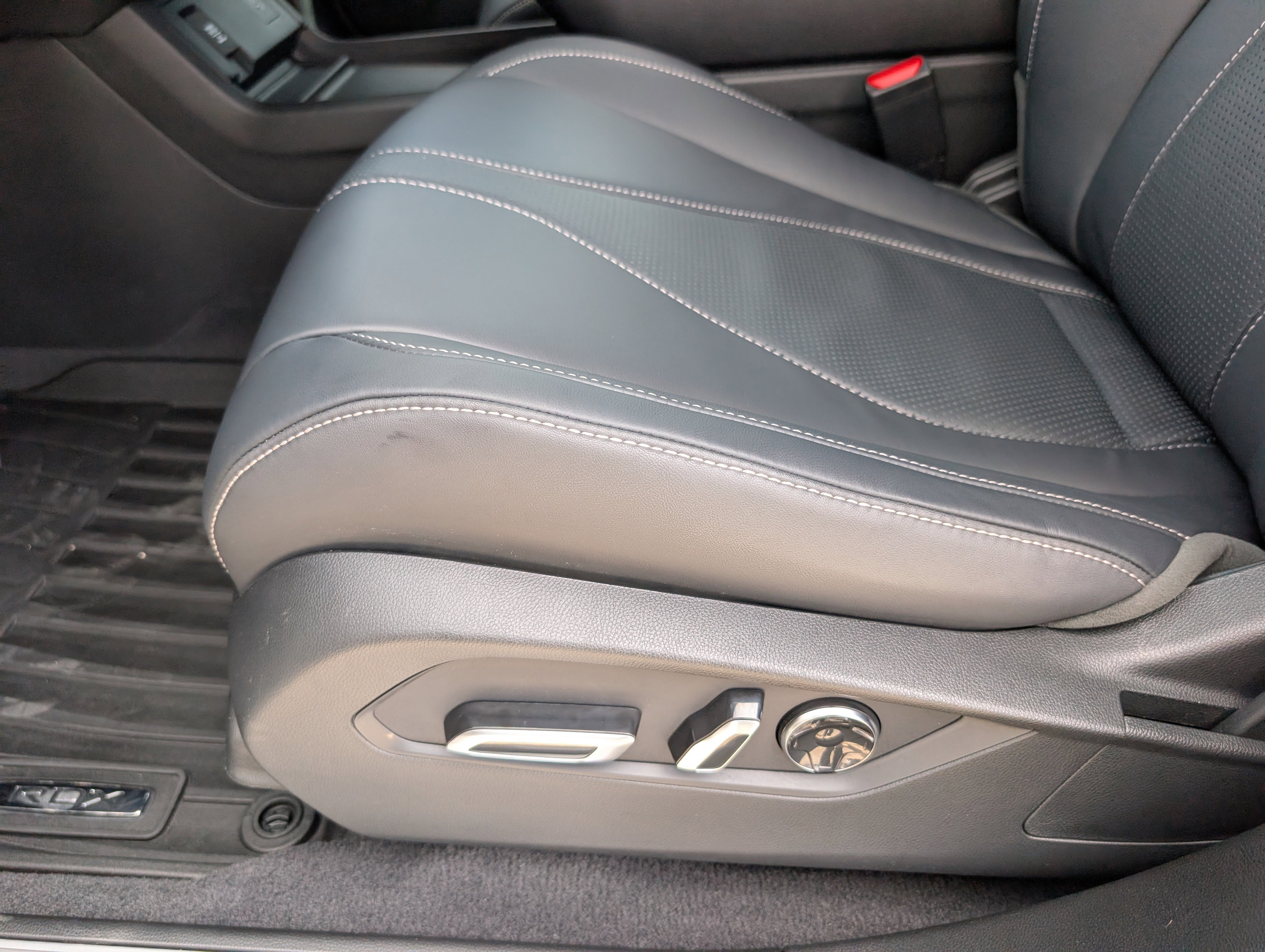 Certified 2025 Acura RDX SH-AWD w/ Technology Package image 10