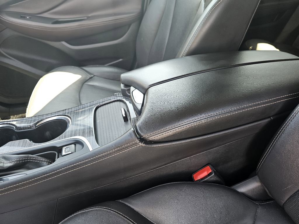 Used 2017 Buick Envision Essence image 26