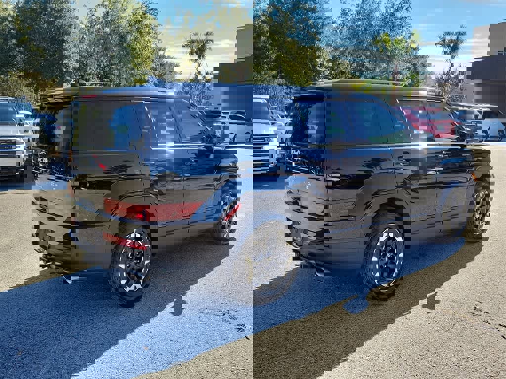 Used 2025 Hyundai Santa Fe SE w/ Tow & Go Package image 3