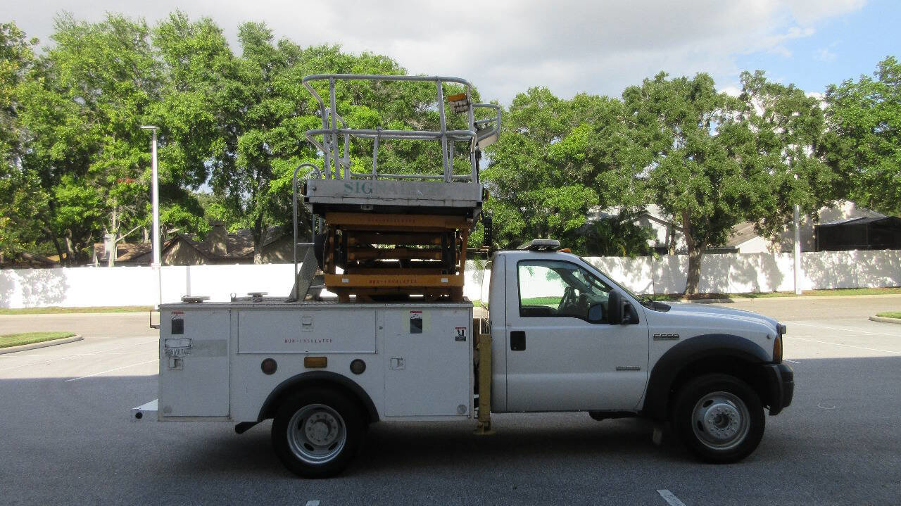 Used 2007 Ford F550 2WD Regular Cab Super Duty image 6