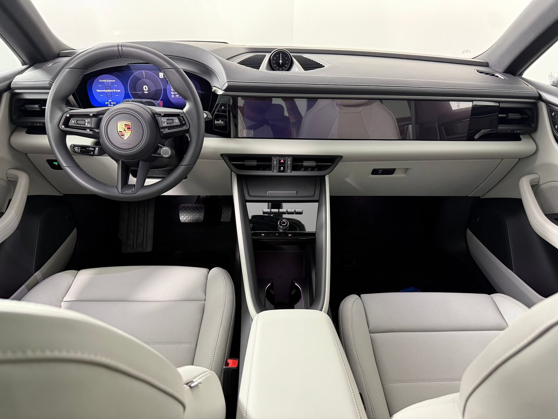 Certified 2026 Porsche Macan Electric RWD image 16