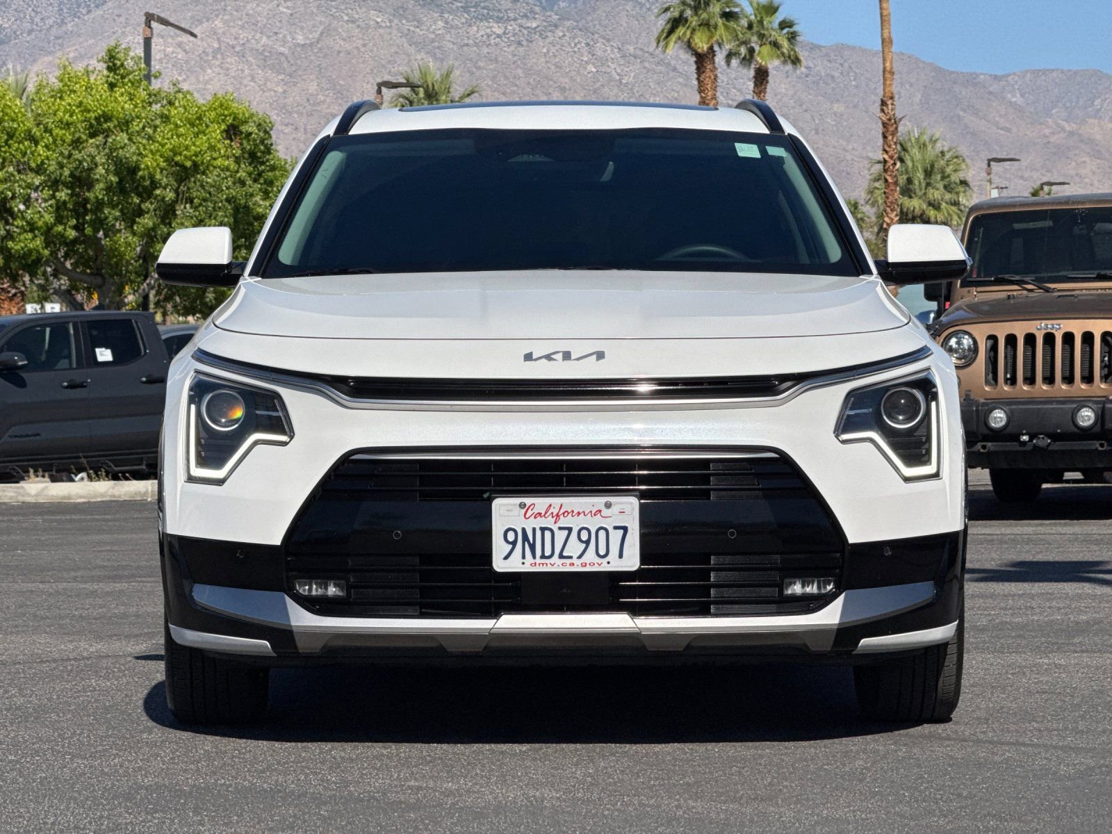 Used 2024 Kia Niro SX image 8
