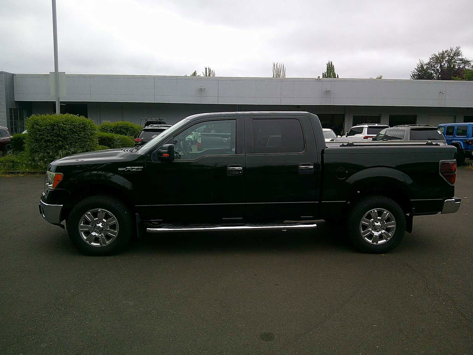 Used 2012 Ford F150 XLT w/ XLT Chrome Pkg AWD/4WD image 2
