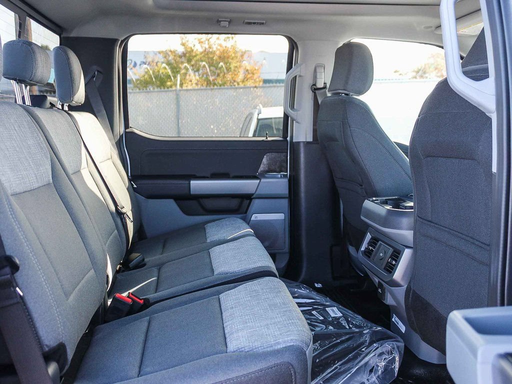 New 2026 Ford F250 XLT w/ XLT Premium Package AWD/4WD image 18