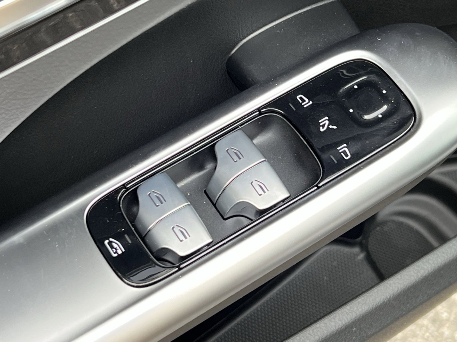 New 2025 Mercedes-Benz C 300 4MATIC Sedan image 13