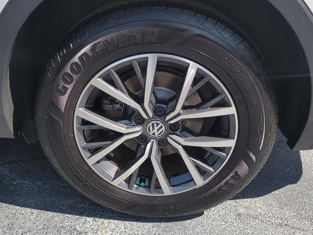 Used 2020 Volkswagen Tiguan SE image 13