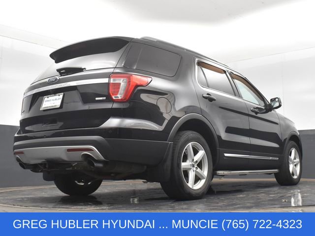 Used 2017 Ford Explorer XLT w/ Equipment Group 202A AWD/4WD image 17