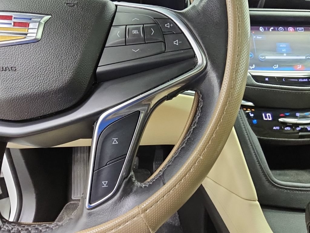 Used 2019 Cadillac XT5 Premium Luxury FWD image 26