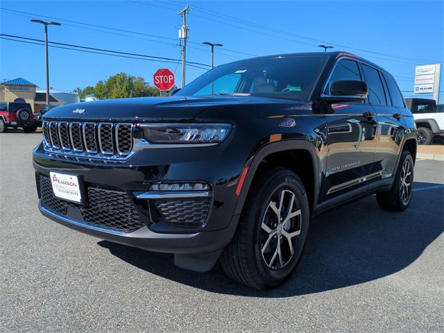 New 2025 Jeep Grand Cherokee Limited w/ Trailer Tow Package image 8