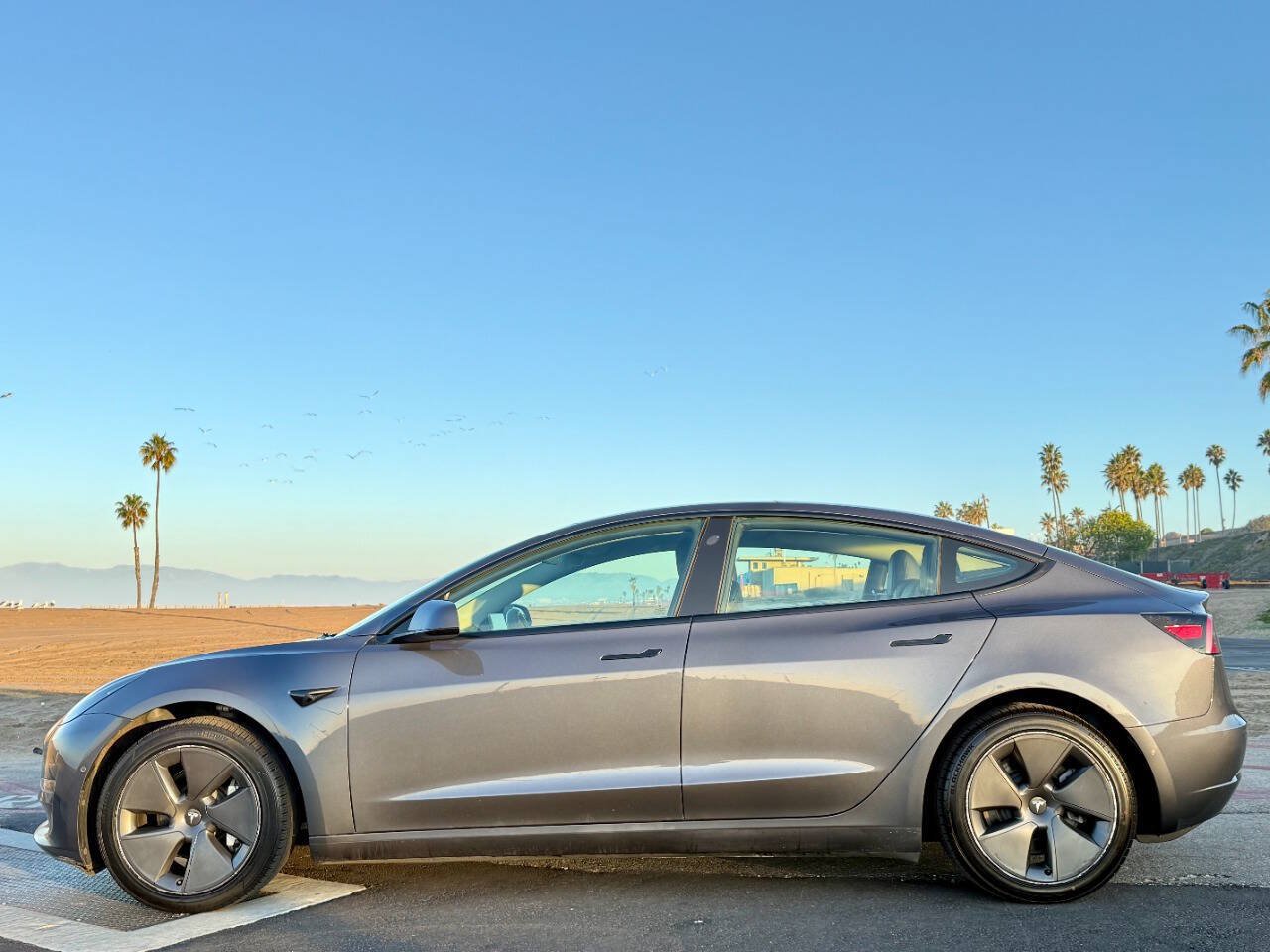 Used 2022 Tesla Model 3 RWD image 2