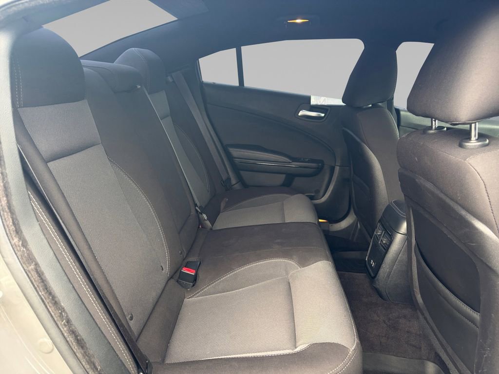 Used 2018 Dodge Charger SXT w/ Blacktop Package RWD image 15
