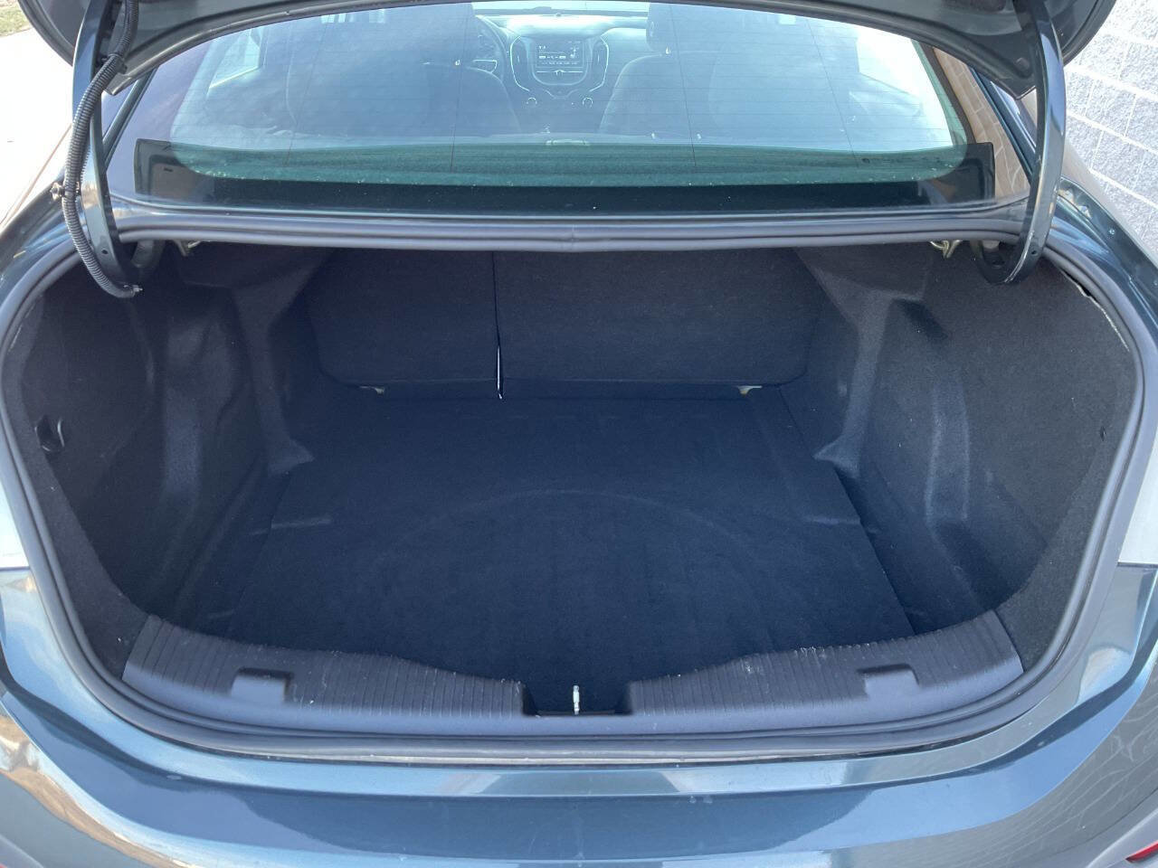 Used 2017 Chevrolet Cruze LT FWD image 31