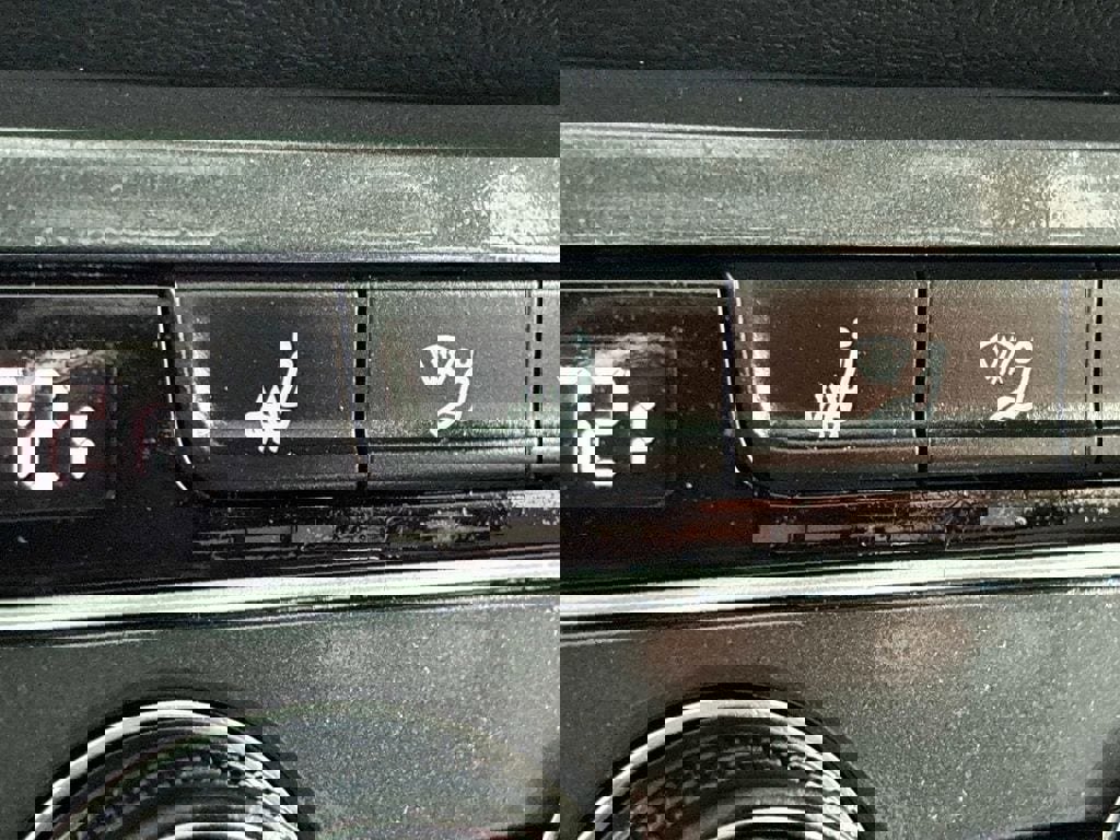 Used 2020 Volkswagen Tiguan SE w/ Panoramic Sunroof Package image 30